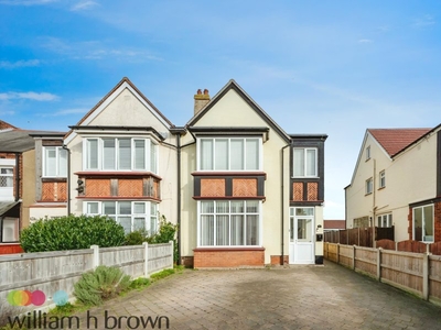 Vista Road, CLACTON-ON-SEA - 4 bedroom house