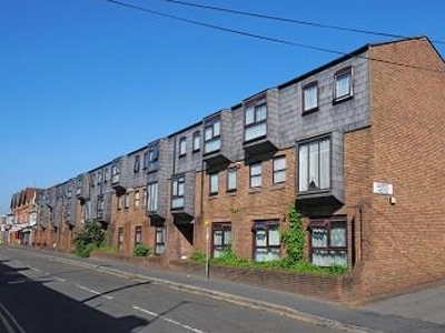 1 Bed Flat/Apartment To Rent in High Wycombe, Buckinghamshire, HP11 - 532