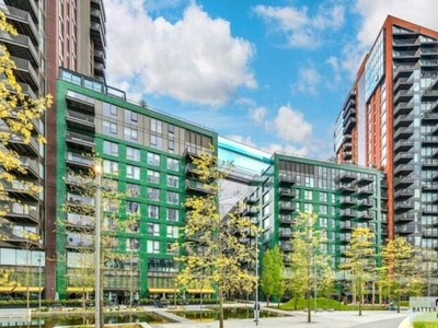 1 bedroom apartment for rent in Viaduct Gardens, London, SW11