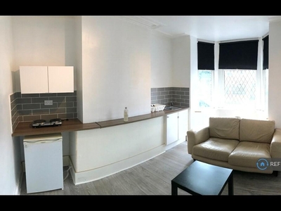 1 bedroom flat for rent in Nowell View, Leeds, LS9