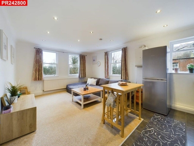 1 bedroom flat for rent in West Hill, East Putney, SW15 3SR – 1 Bedroom Flat, SW15
