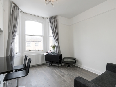 1 bedroom property to let in Cornwall Crescent London W11