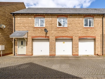 2 Bed House For Sale in Kingsmere, Bicester, Oxfordshire, OX26 - 5118188