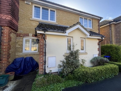 2 Bed House To Rent in Knaphill, Surrey, GU21 - 687