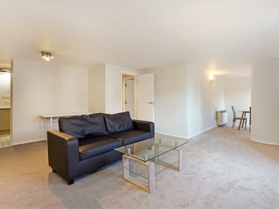 2 bedroom apartment for rent in Point West, SW7