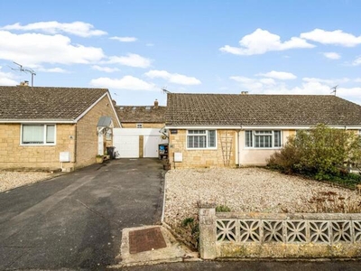 2 Bedroom Bungalow Fairford Gloucestershire