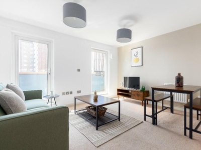 2 bedroom flat for rent in Chatham Place, London, E9