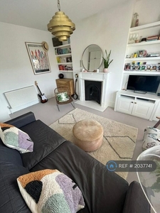 2 bedroom flat for rent in Copleston Road, London, SE15