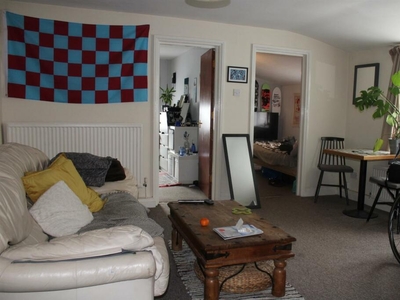 2 bedroom flat for rent in Gloucester Rd, BS7