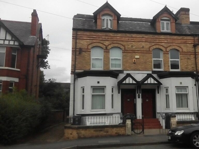 2 bedroom flat for rent in Granville Road, Manchester, M14