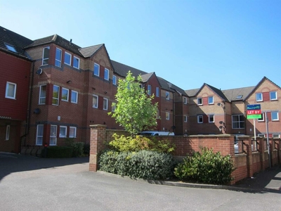 2 bedroom flat for rent in Lowater Place, Carlton, Nottingham, NG4