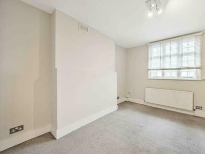 2 bedroom flat for rent in Portland Street, London, SE17