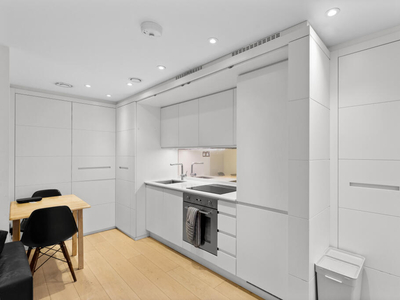 2 bedroom flat for rent in Seven Sisters Road, London, N7 7QP, N7