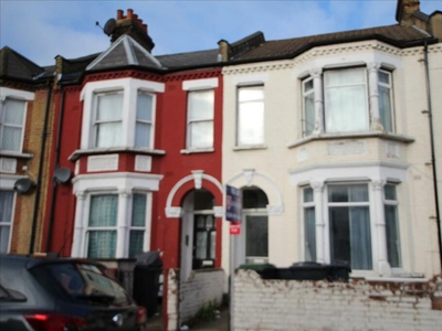2 bedroom property for rent in The Avenue , Tottenham , London, N17