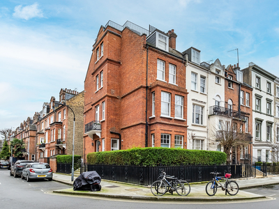 2 bedroom property for sale in Avonmore Road, London, W14