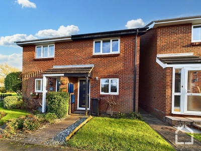2 bedroom semi-detached house for rent in Greenwich Gardens, Newport Pagnell, MK16