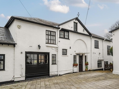 3 Bed House For Sale in Mill Hill Village, London, NW7 - 5354682