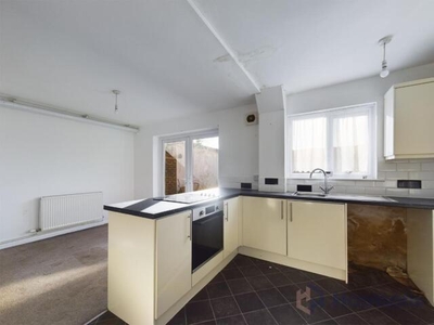 3 Bedroom End Of Terrace House For Sale In Sittingbourne, Kent