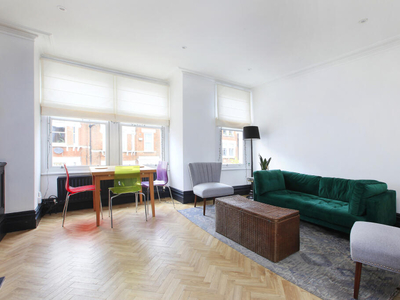 3 bedroom flat for rent in Comyn Road, Battersea, London, SW11