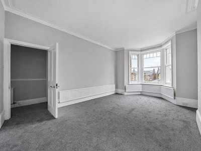 3 bedroom flat for rent in South Mansions, Gondar Gardens, West Hampstead, London NW6