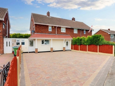 3 bedroom House -Semi-Detached for sale in Great Wyrley