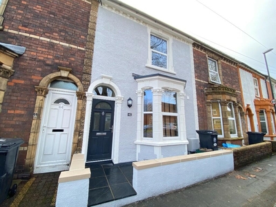 3 bedroom terraced house for rent in Glendare Street, Bristol, BS5