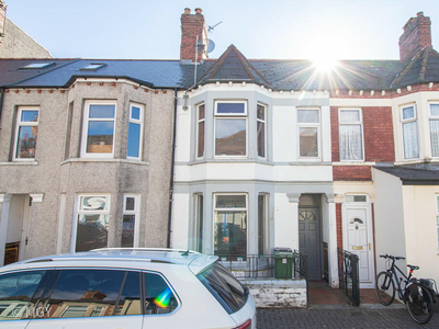 3 bedroom terraced house for rent in Hunter Street, Cardiff Bay, CF10