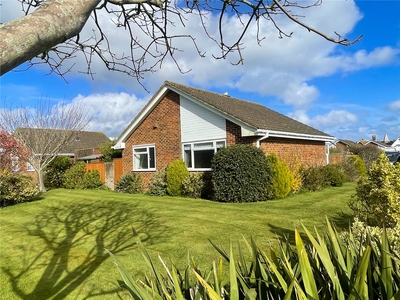 Dryden Place, Milford on Sea, Lymington, Hampshire, SO41 3 bedroom bungalow in Milford on Sea