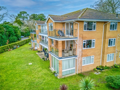 Overbury Road, Lower Parkstone, Poole, BH14 3 bedroom flat/apartment in Lower Parkstone