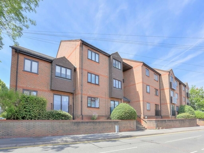 1 bedroom apartment for rent in Flat 1 Chatsworth Court, Stanhope Road, St Albans, Herts, AL1
