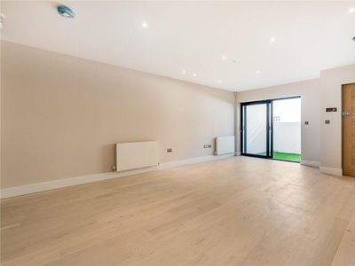 1 bedroom apartment for rent in Gayford Road, London, W12