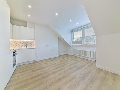 1 bedroom apartment for rent in The Gardens, East Dulwich London SE22