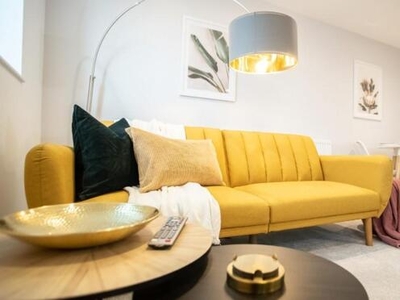 1 Bedroom Apartment For Rent In Torquay, Devon