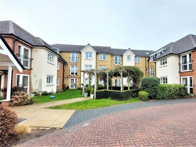 1 Bedroom Apartment For Sale In Leatherhead, Surrey