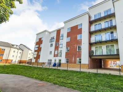 1 bedroom apartment for sale in Plough House, Harrow Close, Bedford, MK42