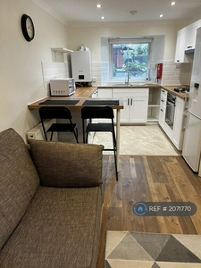 1 bedroom flat for rent in Albert Street, Edinburgh, EH7