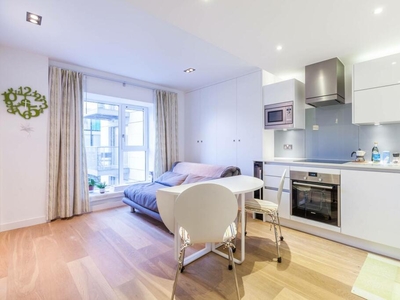 1 bedroom flat for rent in Avantgarde Place, Shoreditch, London, E1
