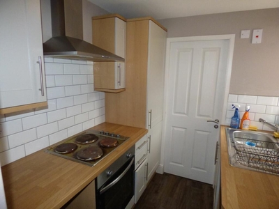 1 bedroom flat for rent in Flat 6, Warwick House, Avenue Road, DN2