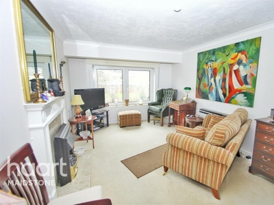 1 bedroom flat for rent in Friars Court, ME14