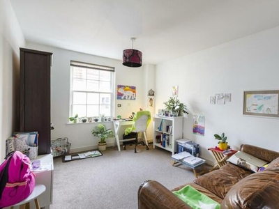 1 Bedroom Flat For Rent In Gloucester Street