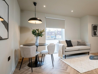 1 bedroom flat for rent in Histon Road, Cambridge, CB4