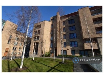 1 bedroom flat for rent in Mcewan Square, Edinburgh, EH3