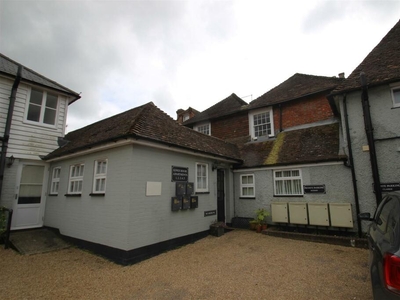 1 bedroom flat for rent in North Street, Headcorn, TN27