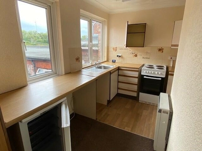 1 bedroom flat for rent in Portsmouth Road, Southampton, Hampshire, SO19