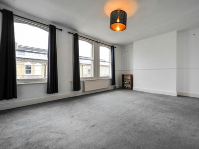 1 bedroom flat for rent in Radipole Road, London, SW6