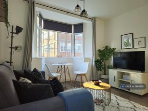 1 bedroom flat for rent in Regent House, Brighton, BN1
