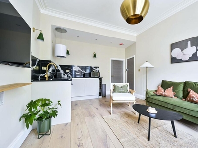 1 bedroom flat for rent in Woodstock Grove, Brook Green, London, W12