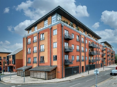 1 bedroom flat for sale in Bridgeview House, Woodhouse Close, Worcester, WR5 3FQ, WR5
