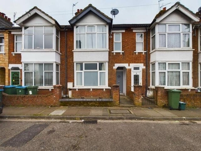 1 Bedroom Flat For Sale In Town Centre