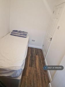 1 bedroom flat share for rent in Arundel Street, Portsmouth, PO1